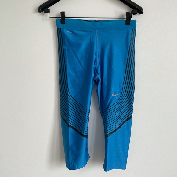 Nike cropped leggings - Picture 2 of 2